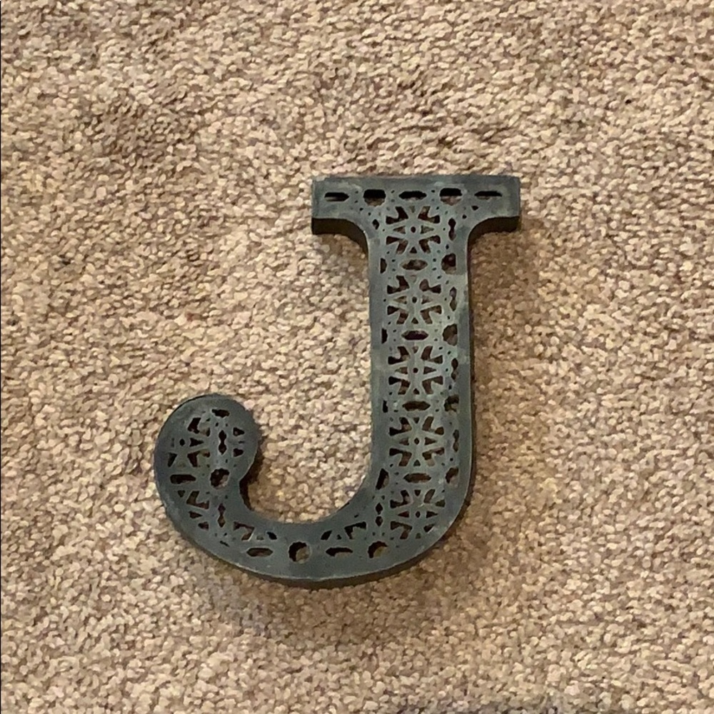 J wall decoration